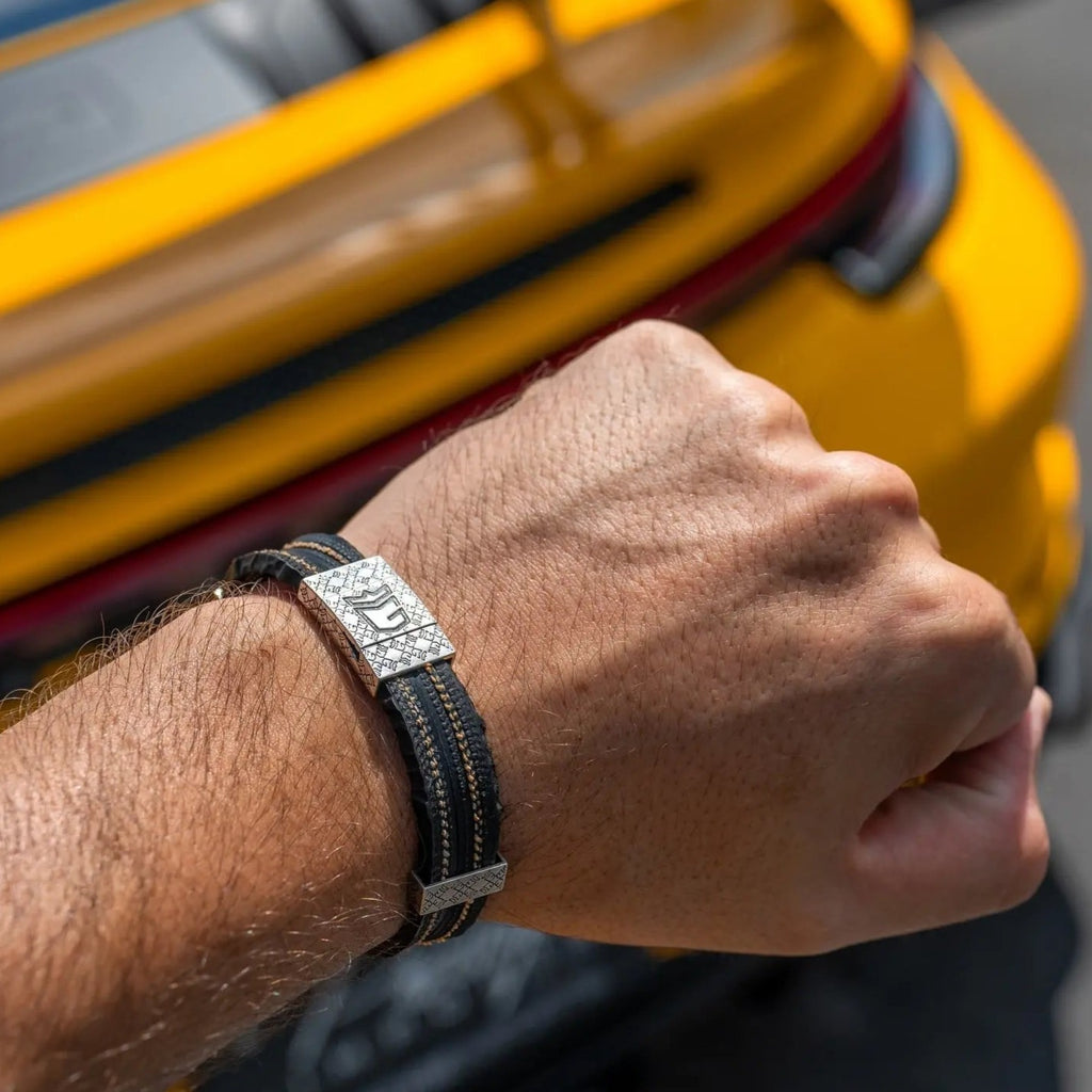 Bracelet Portier Argent Pneu F1 Upcyclé MONGRIP carsandme.com