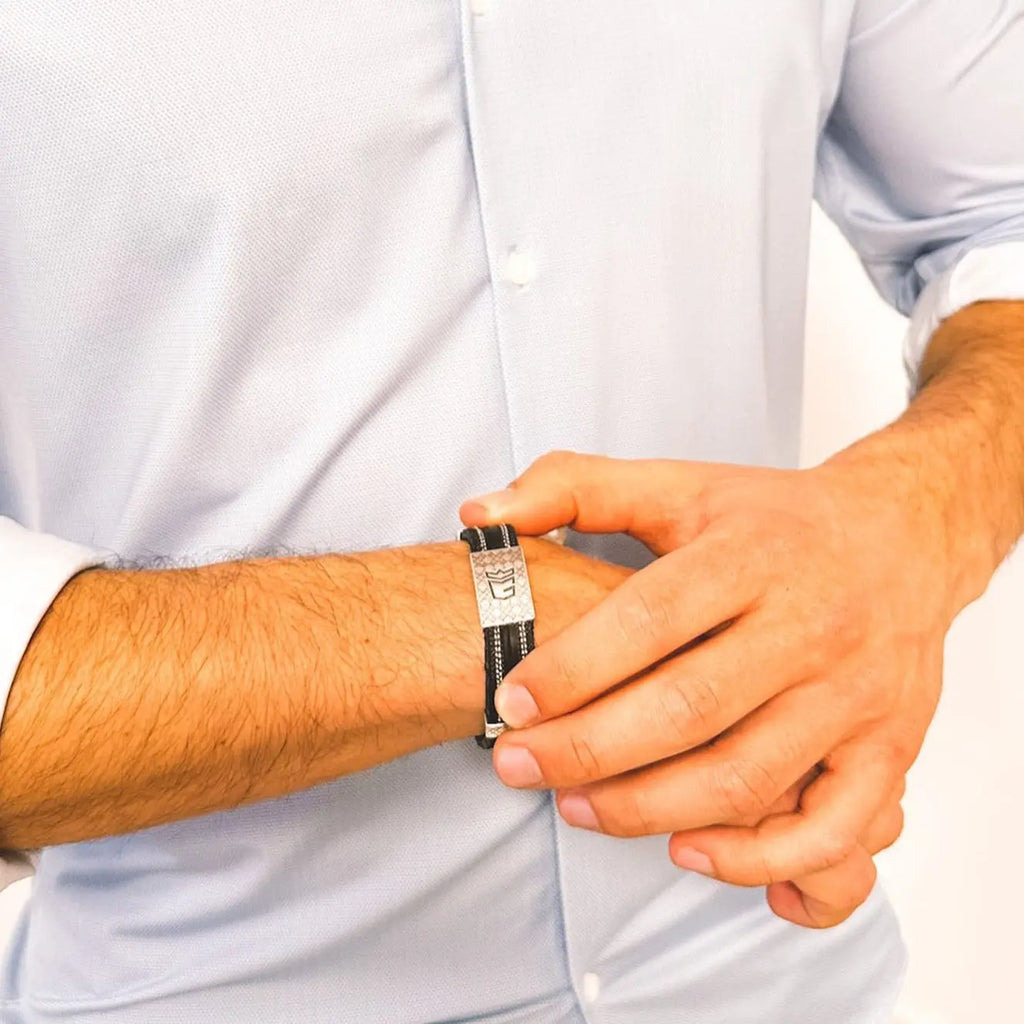 Bracelet Portier Argent Pneu F1 Upcyclé MONGRIP carsandme.com