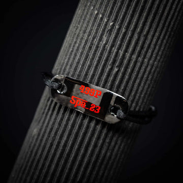 Bracelet Véritable Carbone Upcyclé Ferrari Hypercar 499P n°50 Kiu carsandme.com