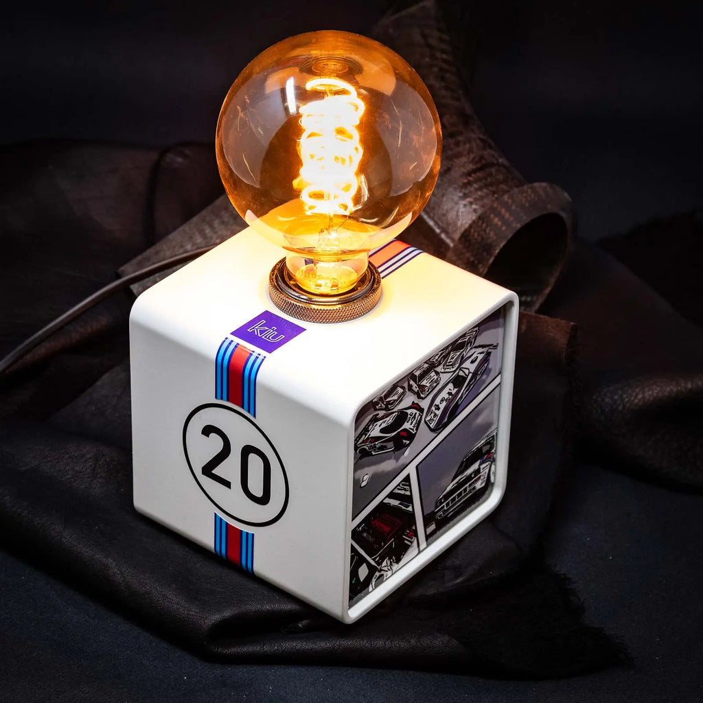 Lampe Cube 120 RC-02C Carbone Compétition Upcyclé Kiu carsandme.com