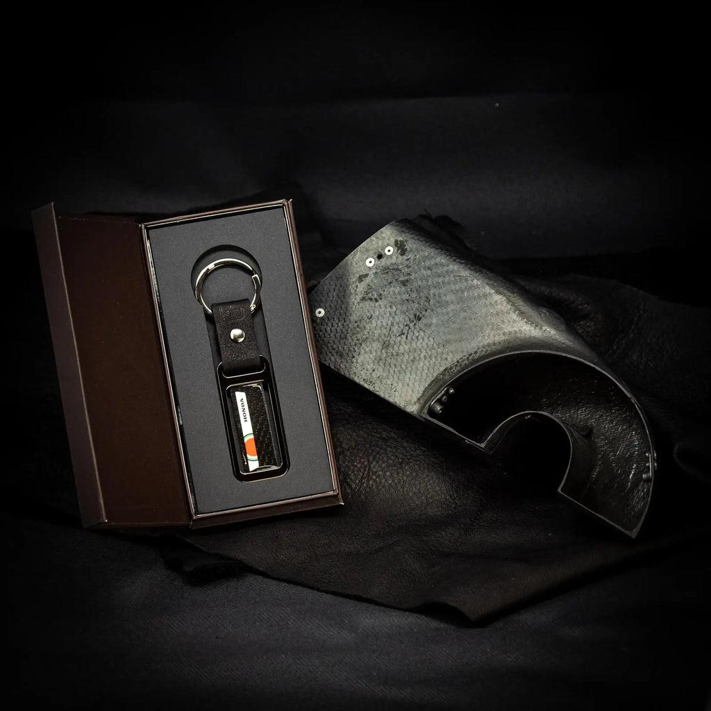 Porte-clés Véritable Carbone Upcyclé F1 Bar Honda Kiu carsandme.com