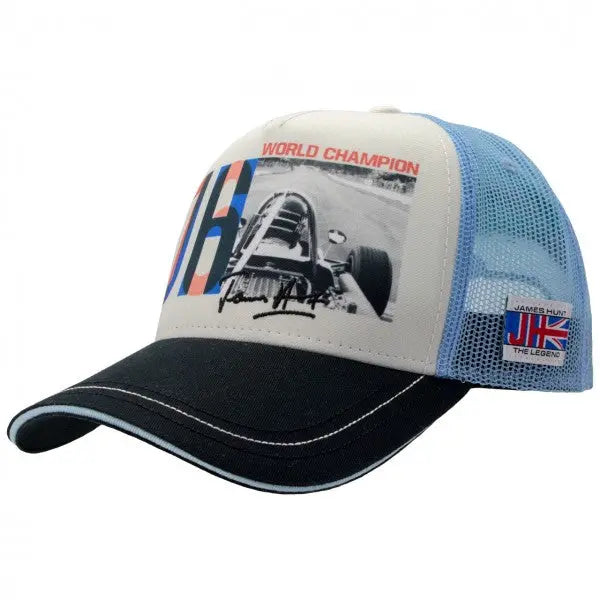 Casquette trucker James Hunt, avec visière noire, portant une photo de cockpit du pilote devant, vue de 3/4 gauche