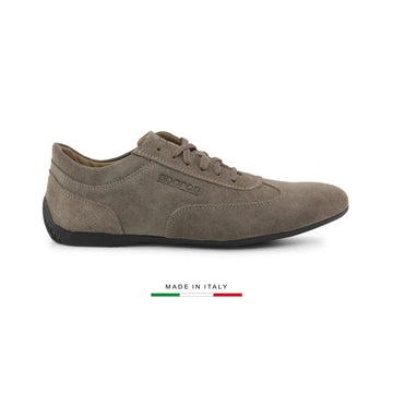 Chaussure basse Sparco Imola en cuir suédé marron taupe, made in Italy, vue de profil droit