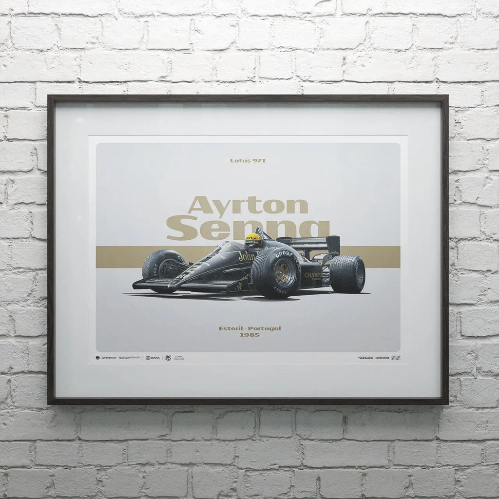 Poster 50x70cm Automobilist montrant la Lotus 97T modélisée en 3D d'Ayrton Senna avec le pilote à bord de la F1 encadré au mur