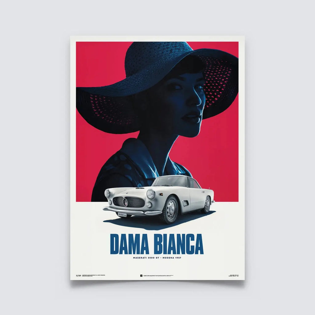 Poster Automobilist mettant en scène la Maserati 3500 GT surnommée Dama Bianca sur fond rouge et blanc avec le portrait d'une femme portant un chapeau